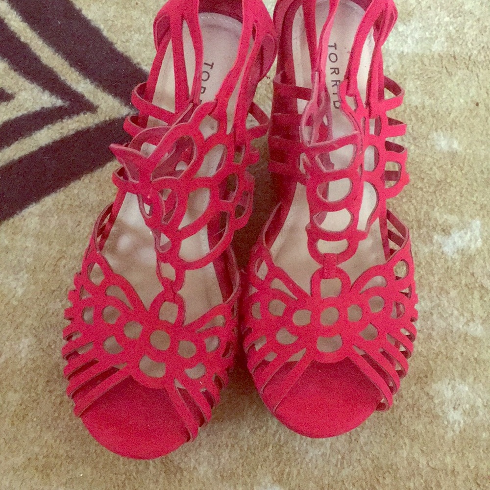 Red wedges